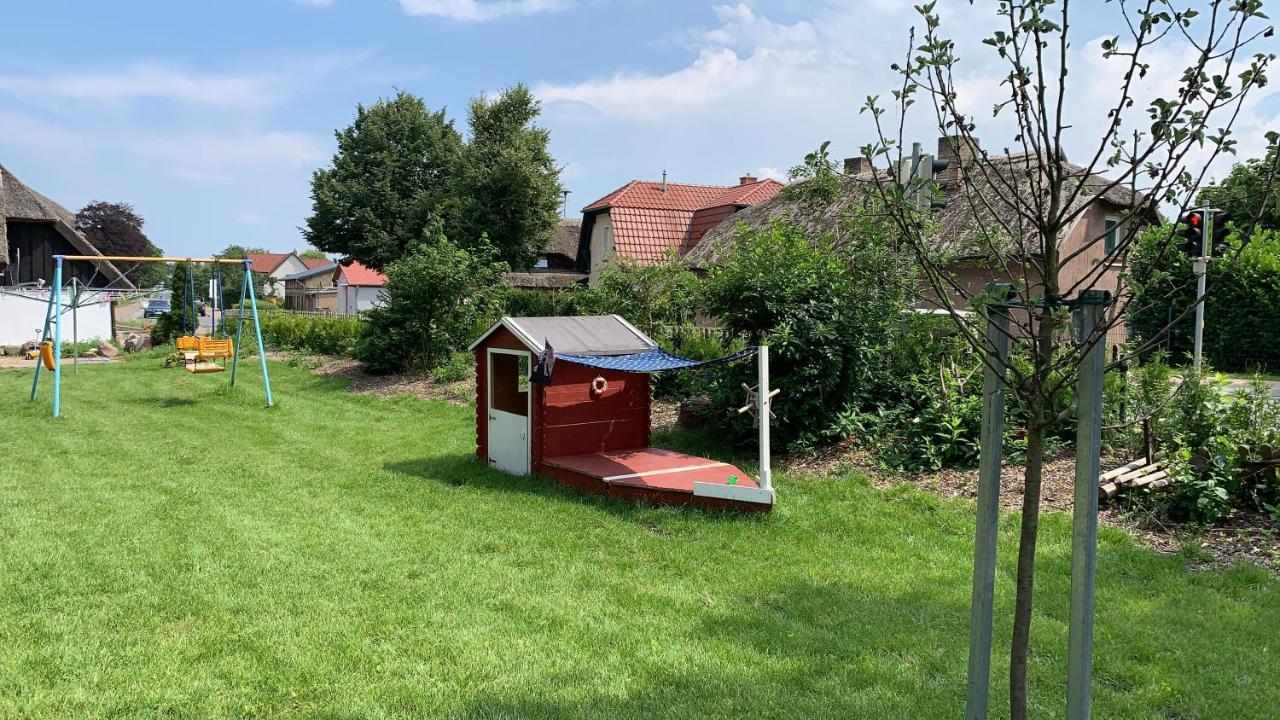 Ferienhaus Alte Schule Rambin Auf Ruegen Экстерьер фото